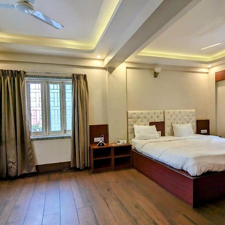 The Aster Enclave Hotel Калькутта Экстерьер фото