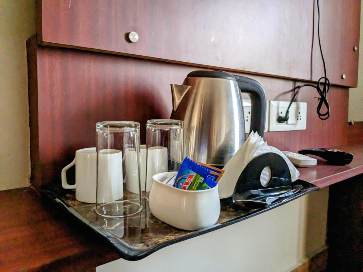 The Aster Enclave Hotel Калькутта Экстерьер фото
