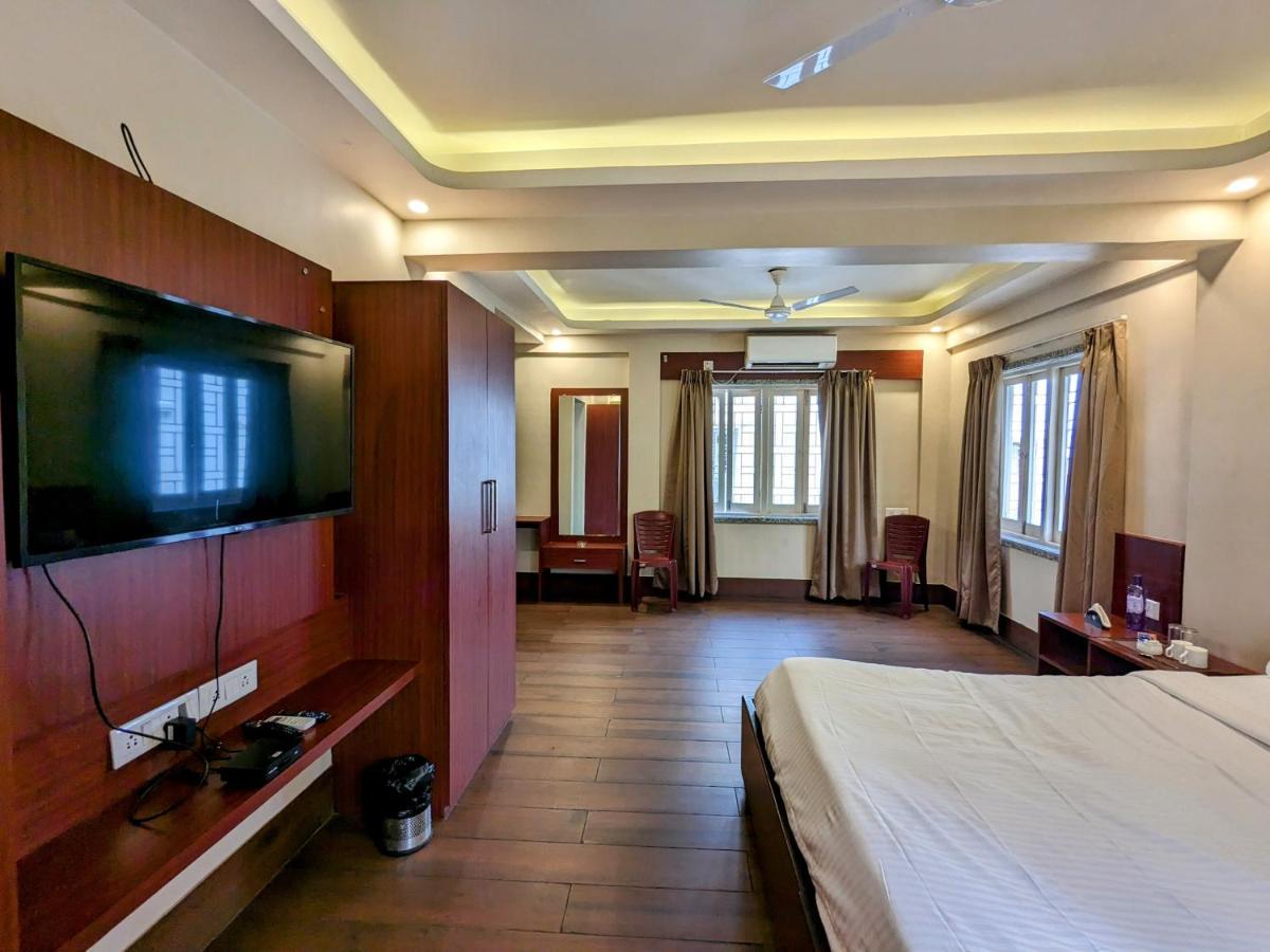 The Aster Enclave Hotel Калькутта Экстерьер фото